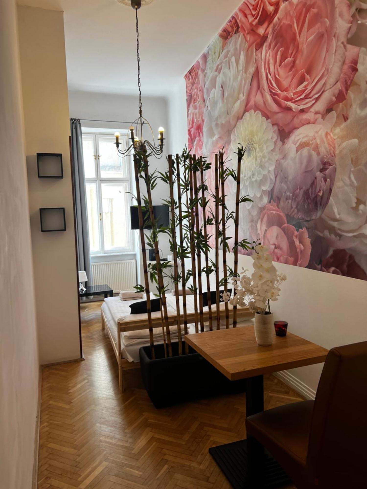 Spring Roses Downtown Boutique Hotel Budapesta Exterior foto